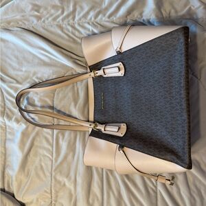 Michael Kors Gray and Cream Women's Bag